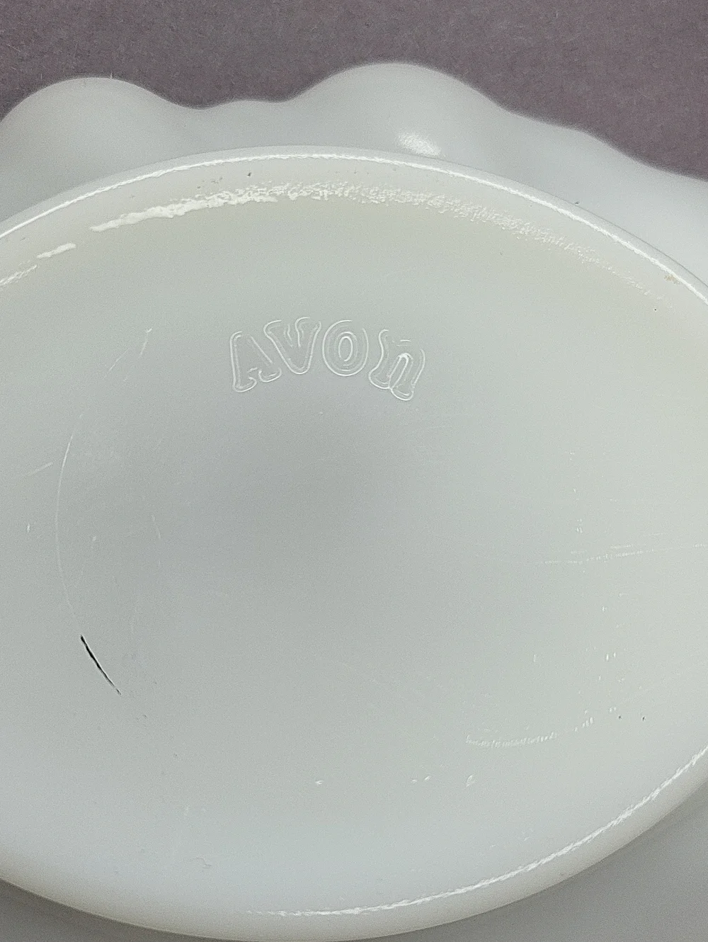 Avon White Shell Cherub Accent Dish